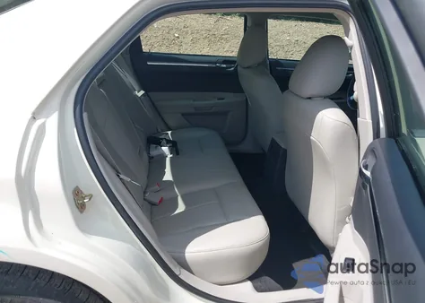 2006 Chrysler 300 Touring z USA, uszkodzony, nr VIN 2C3KA53G36H528877